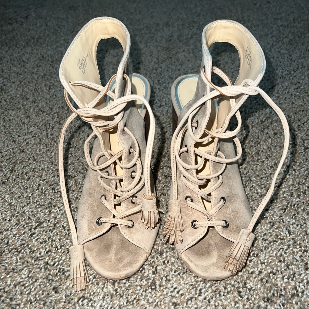 Fringe taupe heels